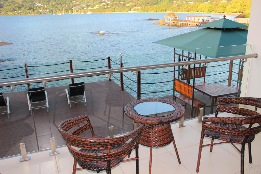 Surfers Cove Apartments Bel Ombre Dış mekan fotoğraf